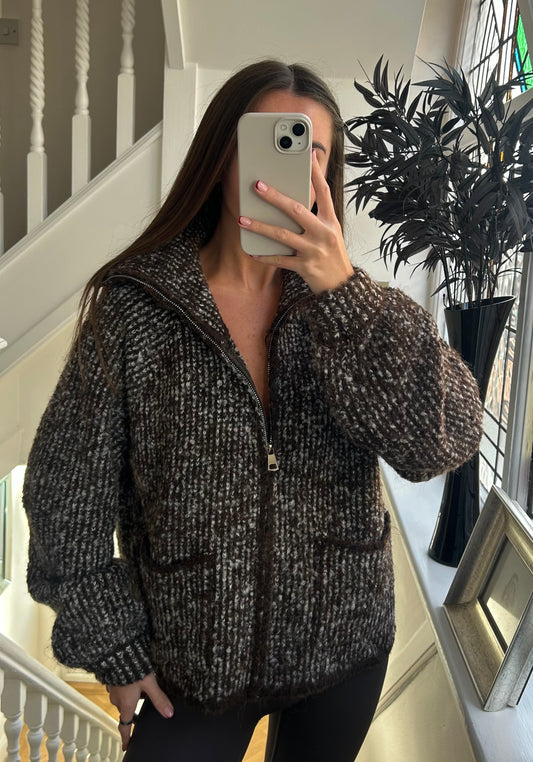CHUNKY KNIT CARDIGAN - BROWN